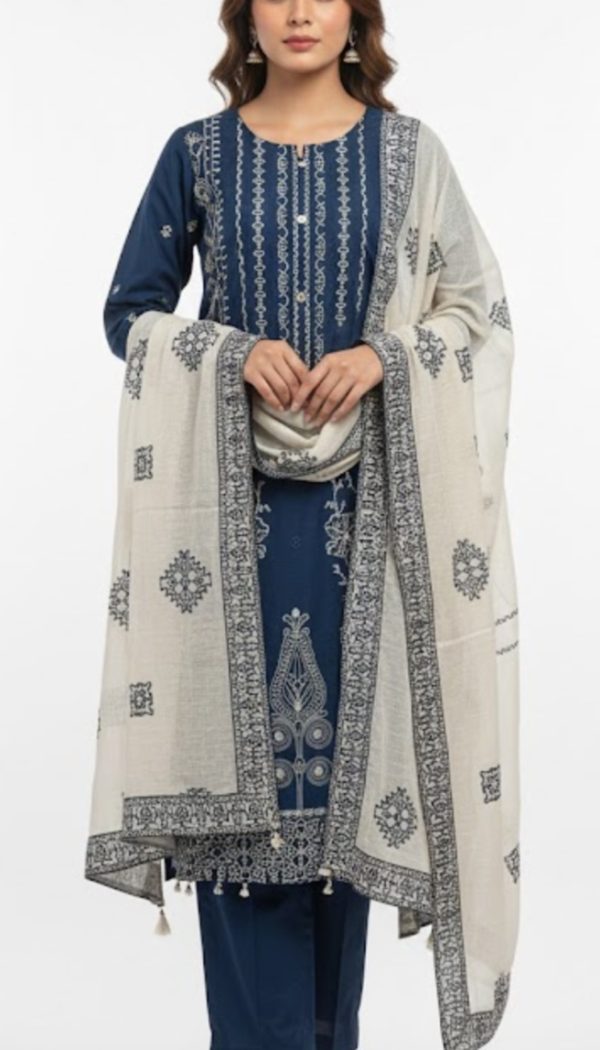 Stitched embroided 3 piece. Thread embroided swiss lawn shirt. pure silk embroided dupatta. Plain dyed trouser.    Size : Medium