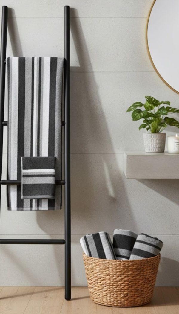 Small size towel. Export quality. Pure cotton.