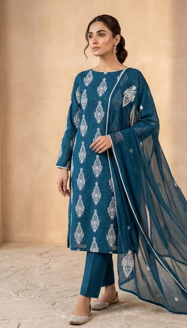 Embroided Lawn 3 piece.